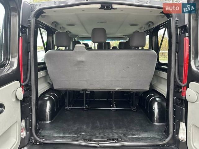 Чорний Рено Трафік, об'ємом двигуна 2 л та пробігом 328 тис. км за 11800 $, фото 13 на Automoto.ua