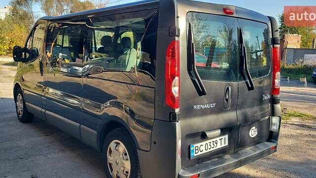 Черный Рено Трафик, объемом двигателя 2.5 л и пробегом 184 тыс. км за 12500 $, фото 1 на Automoto.ua