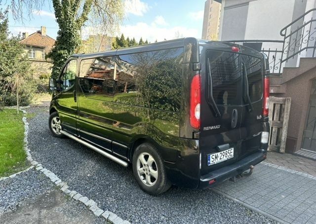 Черный Рено Трафик, объемом двигателя 2.5 л и пробегом 347 тыс. км за 6900 $, фото 2 на Automoto.ua