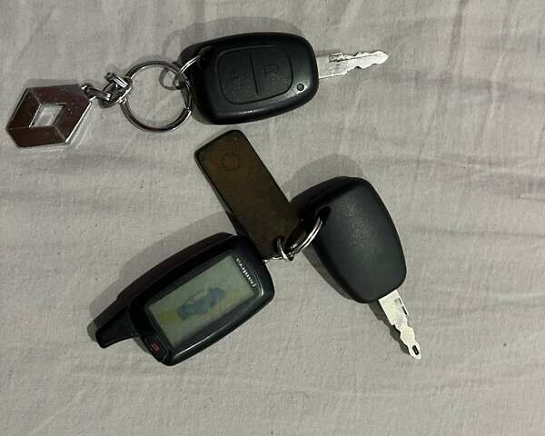 Рено Трафик 2008 в Могилев-Подольском на Automoto.ua Черный Рено Трафик, объемом двигателя 2.46 л и пробегом 236 тыс. км за 9900 $, фото 22 на Automoto.ua