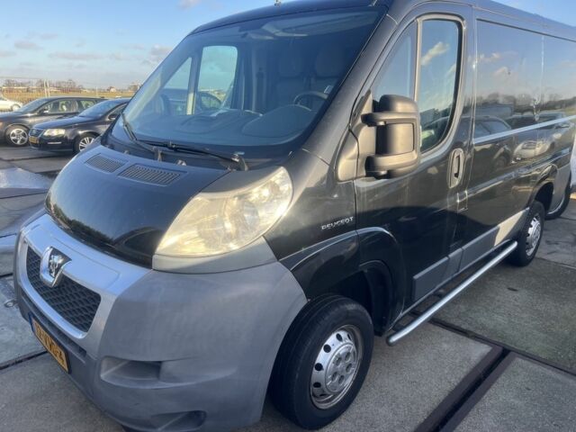 Рено Трафик 2008 в Львове на Automoto.ua Черный Рено Трафик, объемом двигателя 2 л и пробегом 275 тыс. км за 4196 $, фото 11 на Automoto.ua