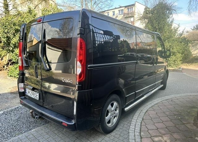 Черный Рено Трафик, объемом двигателя 2.5 л и пробегом 347 тыс. км за 6900 $, фото 3 на Automoto.ua