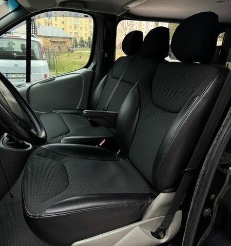 Черный Рено Трафик, объемом двигателя 2.46 л и пробегом 255 тыс. км за 11800 $, фото 28 на Automoto.ua