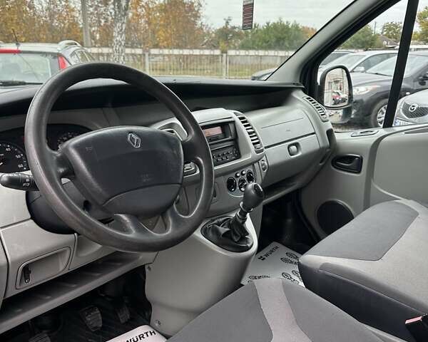 Чорний Рено Трафік, об'ємом двигуна 2 л та пробігом 328 тис. км за 11800 $, фото 18 на Automoto.ua