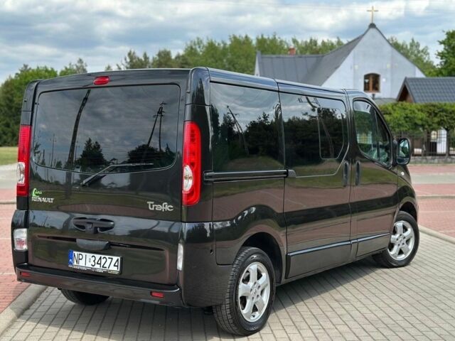 Черный Рено Трафик, объемом двигателя 2 л и пробегом 185 тыс. км за 6800 $, фото 1 на Automoto.ua