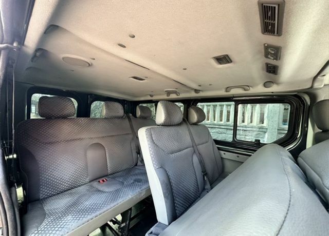 Черный Рено Трафик, объемом двигателя 2.5 л и пробегом 347 тыс. км за 6900 $, фото 9 на Automoto.ua