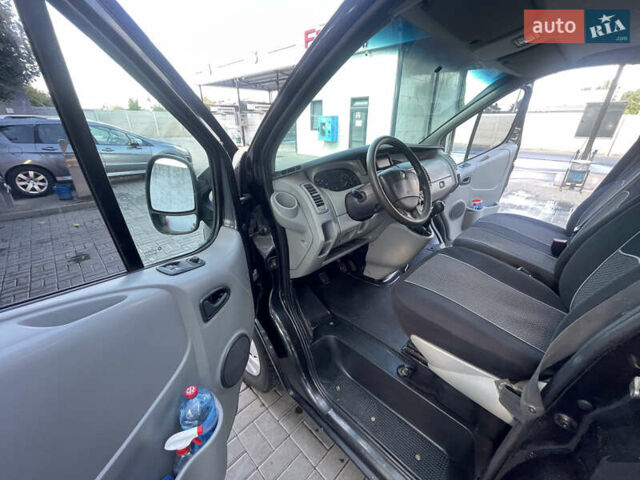 Черный Рено Трафик, объемом двигателя 2 л и пробегом 290 тыс. км за 9700 $, фото 21 на Automoto.ua