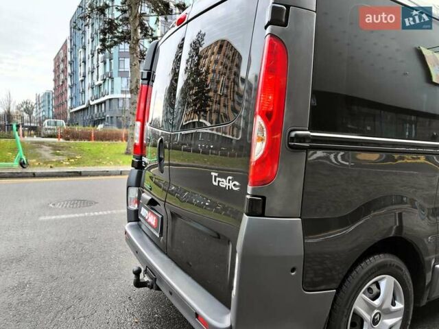 Чорний Рено Трафік, об'ємом двигуна 2 л та пробігом 347 тис. км за 8990 $, фото 16 на Automoto.ua