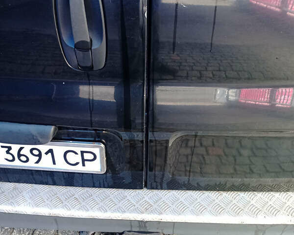 Черный Рено Трафик, объемом двигателя 2 л и пробегом 461 тыс. км за 9450 $, фото 8 на Automoto.ua