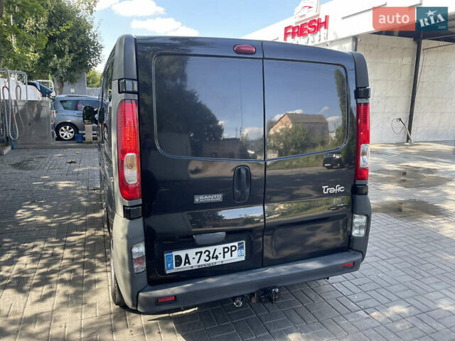 Черный Рено Трафик, объемом двигателя 2 л и пробегом 290 тыс. км за 9700 $, фото 12 на Automoto.ua