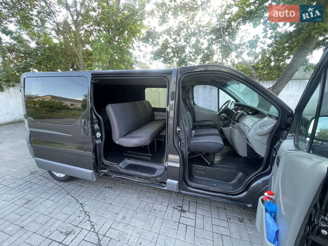 Черный Рено Трафик, объемом двигателя 2 л и пробегом 290 тыс. км за 9700 $, фото 20 на Automoto.ua