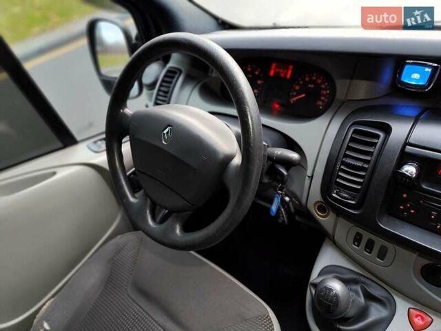 Чорний Рено Трафік, об'ємом двигуна 2 л та пробігом 347 тис. км за 8990 $, фото 43 на Automoto.ua