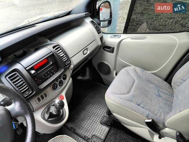 Чорний Рено Трафік, об'ємом двигуна 2 л та пробігом 347 тис. км за 8990 $, фото 35 на Automoto.ua