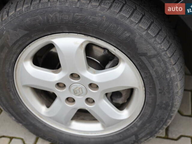 Чорний Рено Трафік, об'ємом двигуна 2 л та пробігом 497 тис. км за 10200 $, фото 8 на Automoto.ua