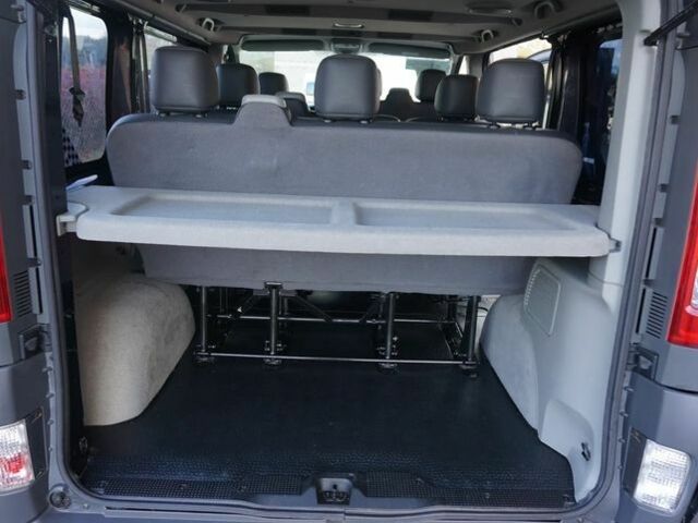 Черный Рено Трафик, объемом двигателя 2 л и пробегом 192 тыс. км за 8200 $, фото 16 на Automoto.ua