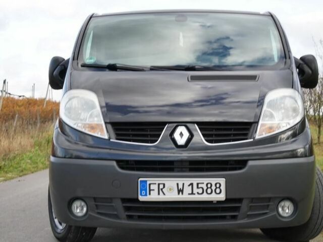 Черный Рено Трафик, объемом двигателя 2 л и пробегом 192 тыс. км за 8200 $, фото 9 на Automoto.ua