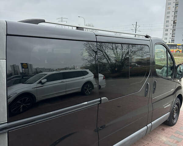 Чорний Рено Трафік, об'ємом двигуна 2.46 л та пробігом 207 тис. км за 12600 $, фото 5 на Automoto.ua