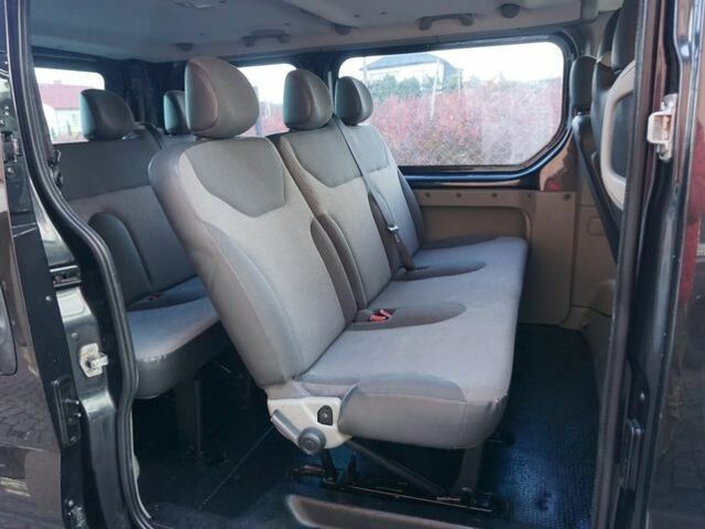 Черный Рено Трафик, объемом двигателя 2 л и пробегом 192 тыс. км за 8200 $, фото 20 на Automoto.ua