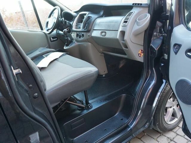 Черный Рено Трафик, объемом двигателя 2 л и пробегом 192 тыс. км за 8200 $, фото 18 на Automoto.ua