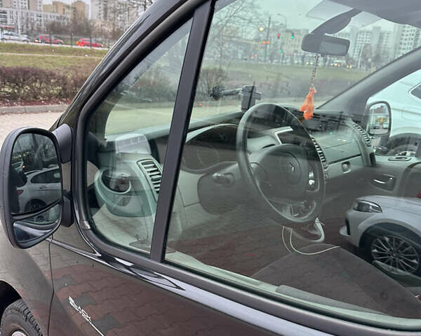 Чорний Рено Трафік, об'ємом двигуна 2.46 л та пробігом 207 тис. км за 12600 $, фото 8 на Automoto.ua