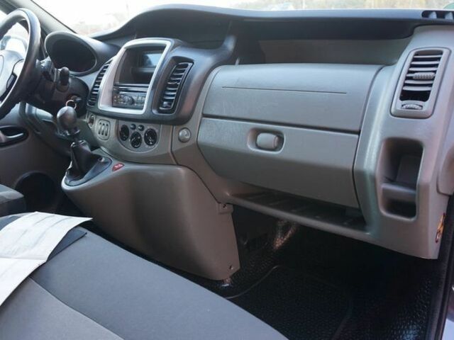 Черный Рено Трафик, объемом двигателя 2 л и пробегом 192 тыс. км за 8200 $, фото 21 на Automoto.ua