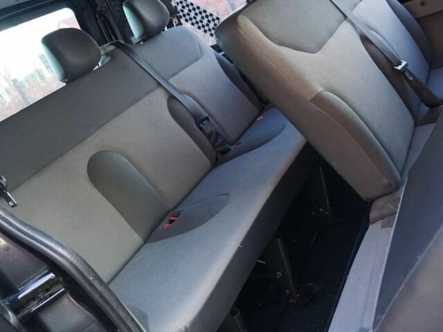 Черный Рено Трафик, объемом двигателя 2 л и пробегом 192 тыс. км за 8200 $, фото 14 на Automoto.ua