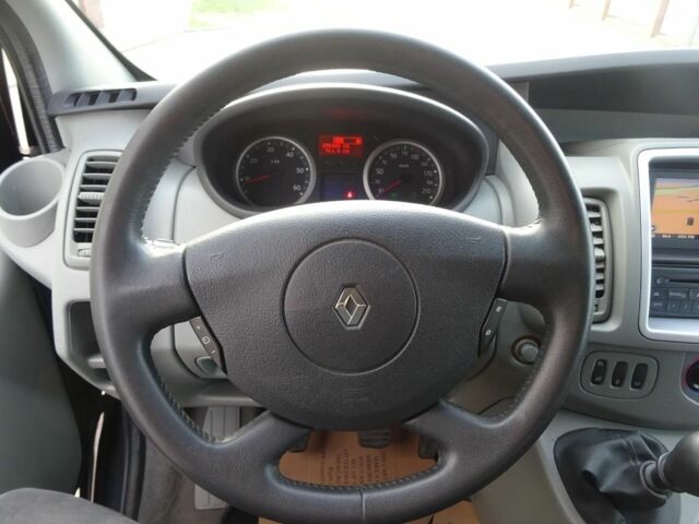 Рено Трафик 2011 в Николаеве на Automoto.ua Черный Рено Трафик, объемом двигателя 2 л и пробегом 256 тыс. км за 8200 $, фото 18 на Automoto.ua