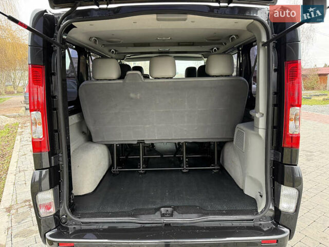 Черный Рено Трафик, объемом двигателя 2.5 л и пробегом 256 тыс. км за 14500 $, фото 24 на Automoto.ua