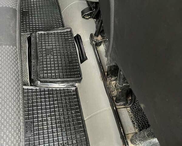 Чорний Рено Трафік, об'ємом двигуна 2 л та пробігом 440 тис. км за 12800 $, фото 23 на Automoto.ua