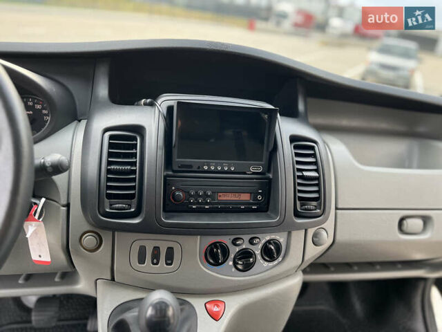 Черный Рено Трафик, объемом двигателя 2 л и пробегом 159 тыс. км за 15100 $, фото 46 на Automoto.ua
