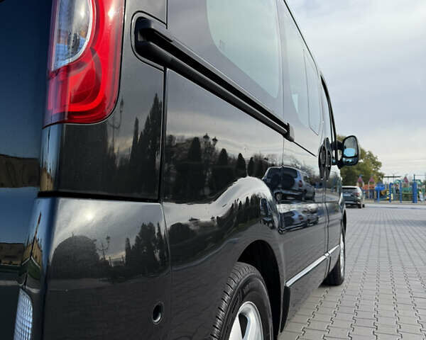 Черный Рено Трафик, объемом двигателя 2.5 л и пробегом 216 тыс. км за 16900 $, фото 10 на Automoto.ua