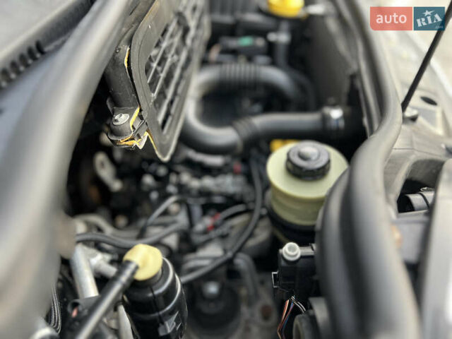 Черный Рено Трафик, объемом двигателя 2 л и пробегом 159 тыс. км за 15100 $, фото 75 на Automoto.ua