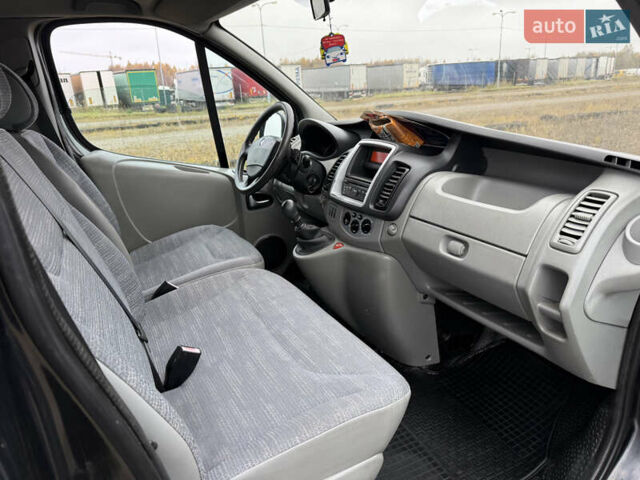 Черный Рено Трафик, объемом двигателя 2 л и пробегом 230 тыс. км за 13800 $, фото 13 на Automoto.ua