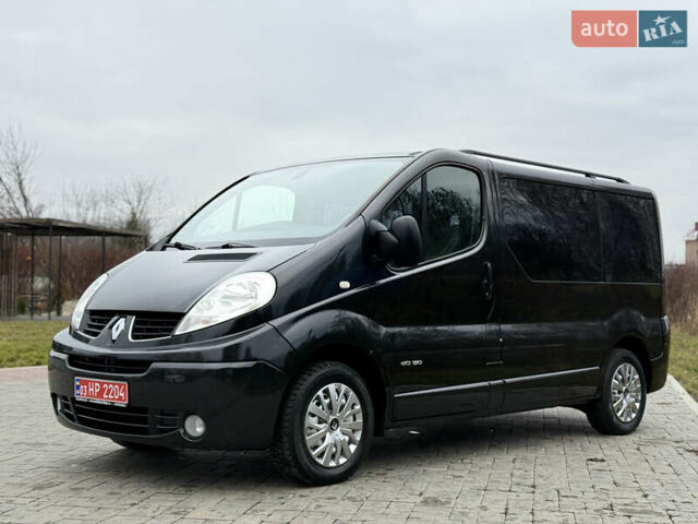 Черный Рено Трафик, объемом двигателя 2.5 л и пробегом 256 тыс. км за 14500 $, фото 1 на Automoto.ua