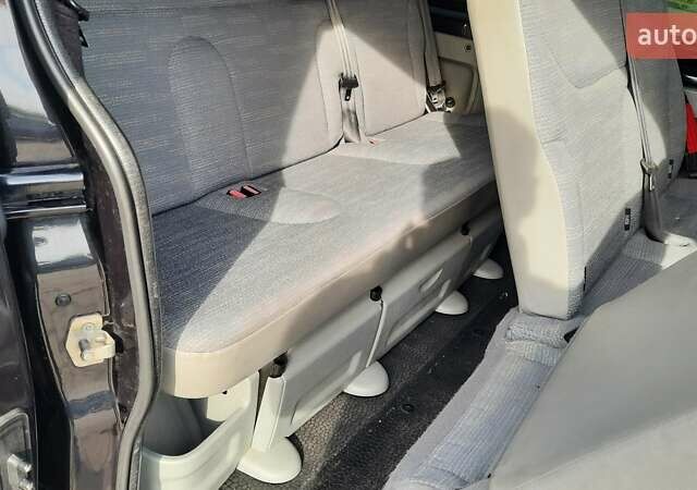 Черный Рено Трафик, объемом двигателя 2 л и пробегом 176 тыс. км за 15999 $, фото 5 на Automoto.ua