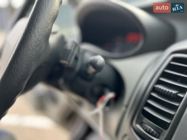 Черный Рено Трафик, объемом двигателя 2 л и пробегом 159 тыс. км за 15100 $, фото 58 на Automoto.ua