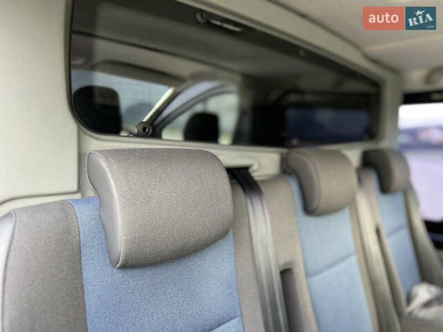 Чорний Рено Трафік, об'ємом двигуна 2 л та пробігом 159 тис. км за 13900 $, фото 67 на Automoto.ua