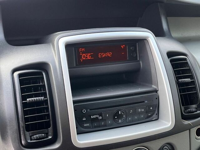 Черный Рено Трафик, объемом двигателя 2 л и пробегом 182 тыс. км за 8200 $, фото 15 на Automoto.ua