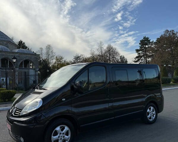 Черный Рено Трафик, объемом двигателя 2.5 л и пробегом 216 тыс. км за 16900 $, фото 1 на Automoto.ua
