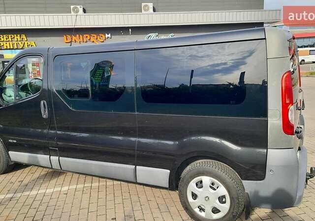 Черный Рено Трафик, объемом двигателя 2 л и пробегом 176 тыс. км за 15999 $, фото 11 на Automoto.ua