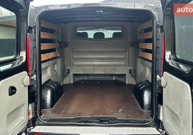 Черный Рено Трафик, объемом двигателя 2 л и пробегом 237 тыс. км за 13600 $, фото 12 на Automoto.ua