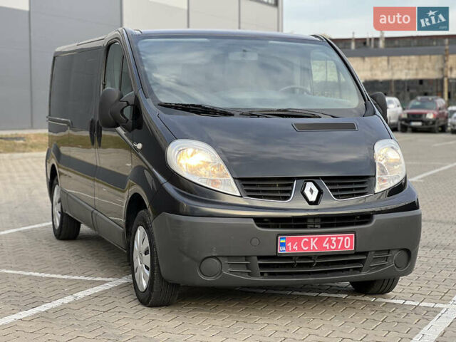 Черный Рено Трафик, объемом двигателя 2 л и пробегом 159 тыс. км за 15100 $, фото 3 на Automoto.ua