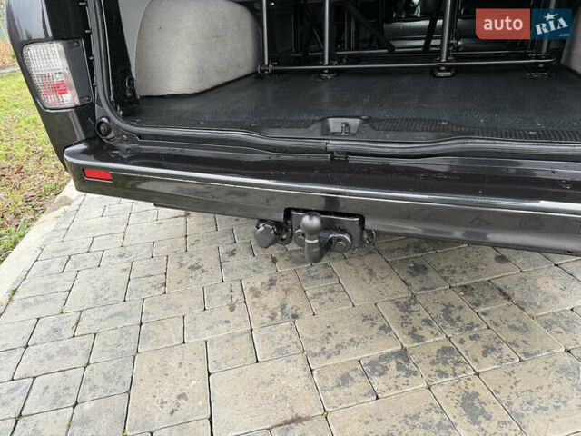 Черный Рено Трафик, объемом двигателя 2.5 л и пробегом 256 тыс. км за 14500 $, фото 25 на Automoto.ua