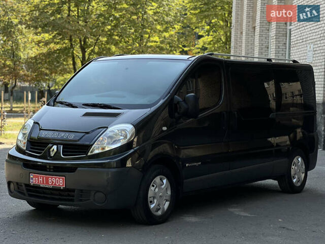 Черный Рено Трафик, объемом двигателя 2.5 л и пробегом 316 тыс. км за 14750 $, фото 3 на Automoto.ua