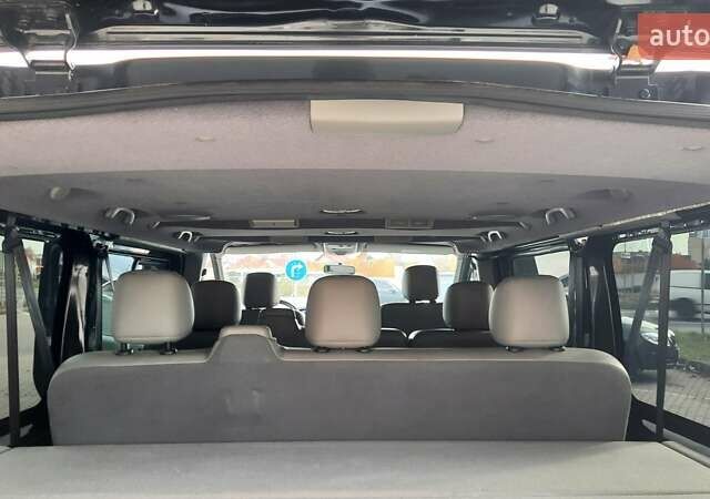 Черный Рено Трафик, объемом двигателя 2 л и пробегом 176 тыс. км за 15999 $, фото 2 на Automoto.ua