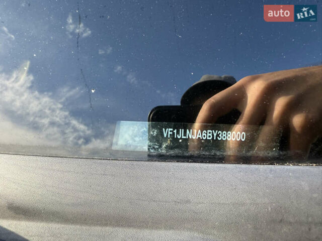 Черный Рено Трафик, объемом двигателя 2.5 л и пробегом 216 тыс. км за 16900 $, фото 22 на Automoto.ua