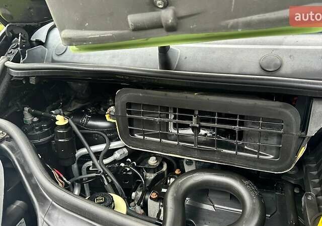 Черный Рено Трафик, объемом двигателя 2 л и пробегом 237 тыс. км за 13600 $, фото 20 на Automoto.ua