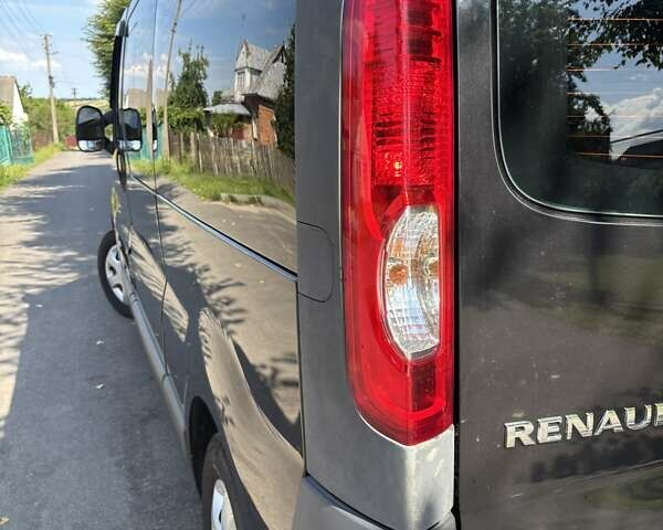 Чорний Рено Трафік, об'ємом двигуна 2 л та пробігом 334 тис. км за 13000 $, фото 10 на Automoto.ua