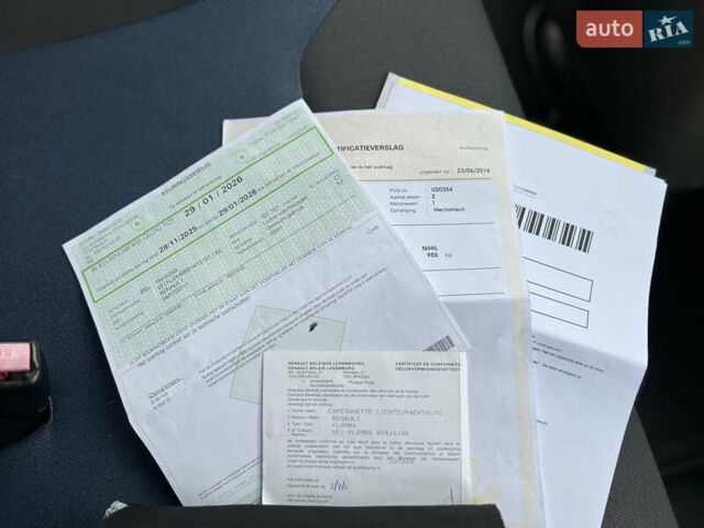 Черный Рено Трафик, объемом двигателя 2 л и пробегом 159 тыс. км за 15100 $, фото 55 на Automoto.ua