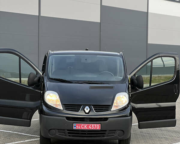 Черный Рено Трафик, объемом двигателя 2 л и пробегом 159 тыс. км за 15100 $, фото 77 на Automoto.ua